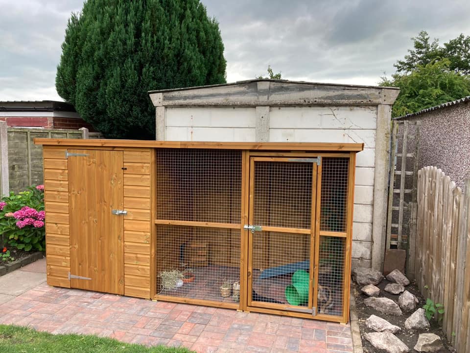 Sussex rabbit hutch and run 10ft, rabbit shed